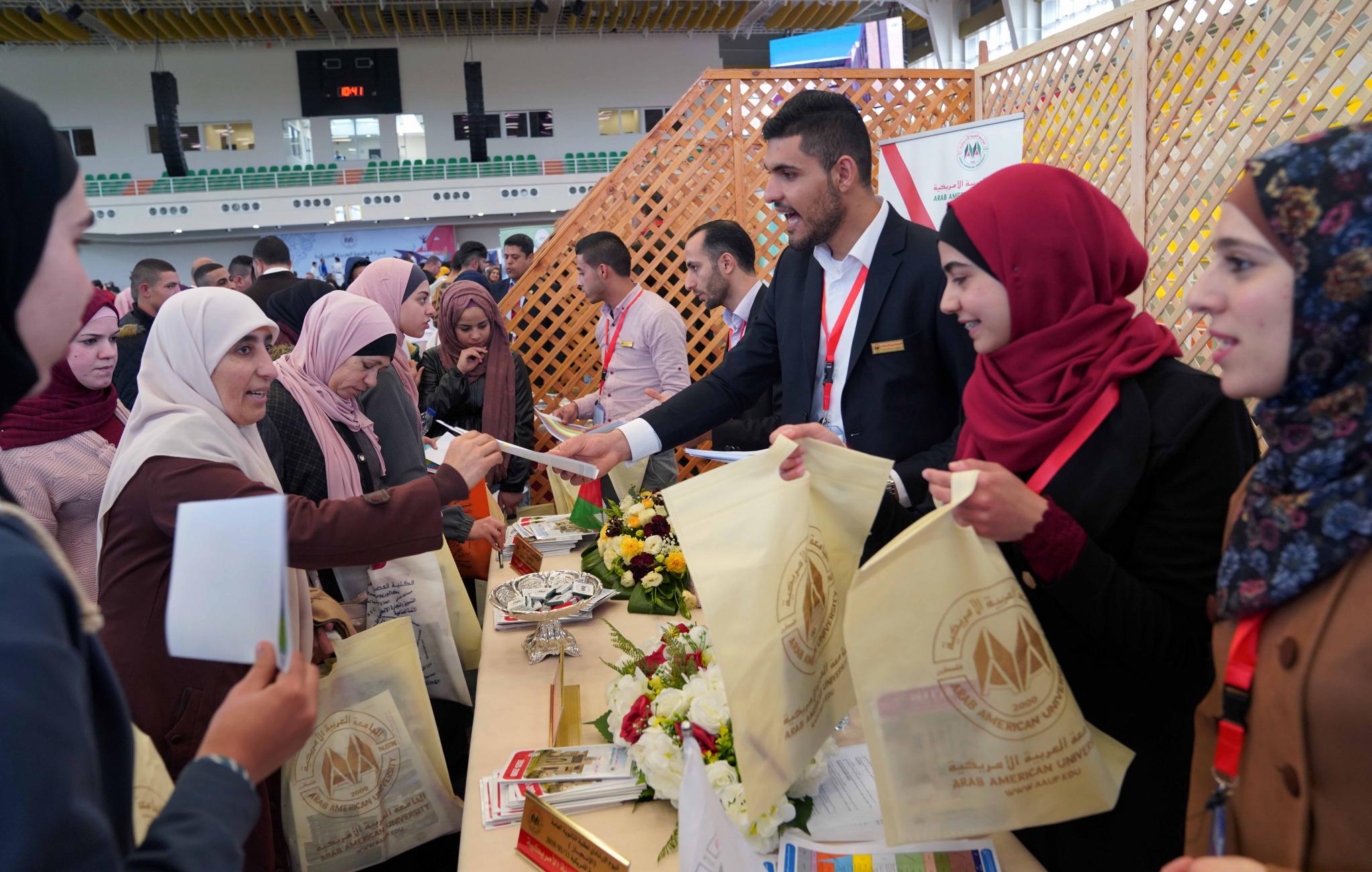 Guidance day for “Al-Injaz” high school students 