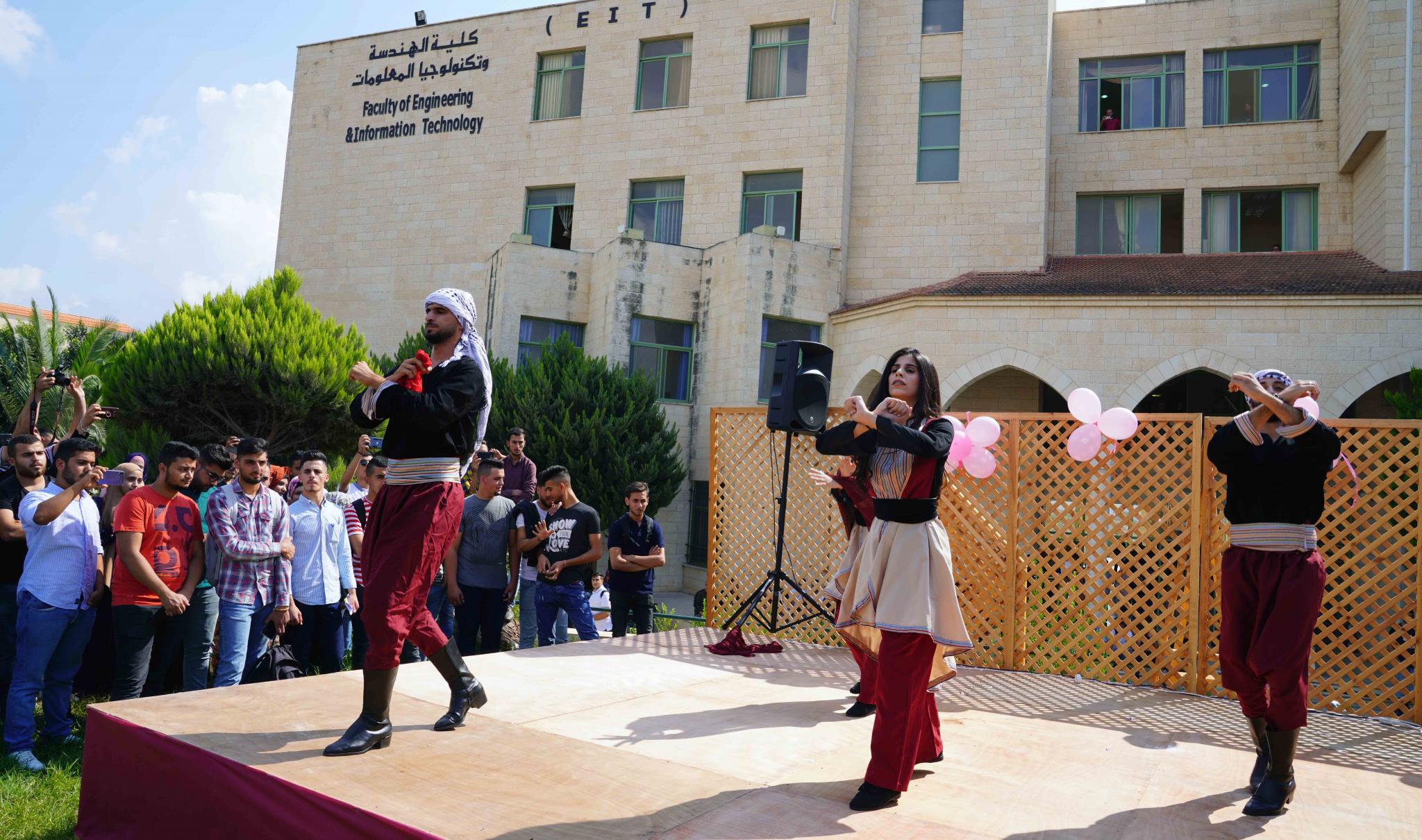 The Deanship of Student Affairs Organizes an Artistic and Cultural Event